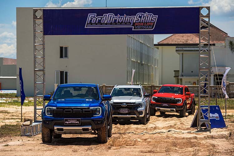 Lễ hội lần này có hơn 1,000 thành viên các câu lạc bộ bán tải trên toàn quốc và hàng trăm khách hàng sử dụng Ford Ranger tham dự.