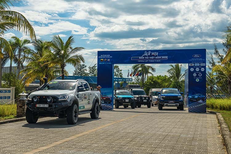 Hàng trăm xe Ford Ranger tải đổ về Lễ hội bán tải Việt Nam 2023.