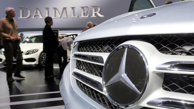 Mercedes-Benz đồng ý nộp 1,5 tỷ USD để giải quyết những cáo buộc gian lận trong bài kiểm tra khí thải tại Mỹ.