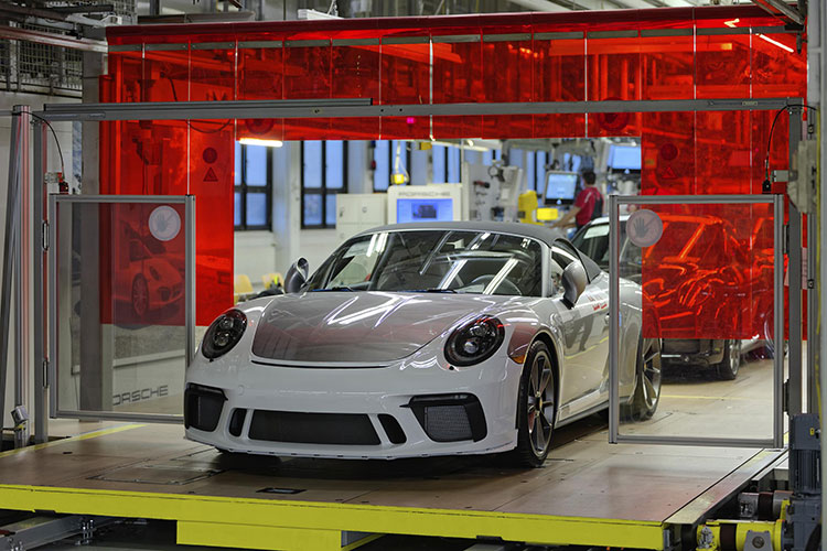 Porsche xác nhận sản xuất xe tại Malaysia.