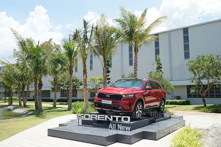 Kia Sorento 2021 giảm giá bán từ 40 – 100 triệu đồng.
