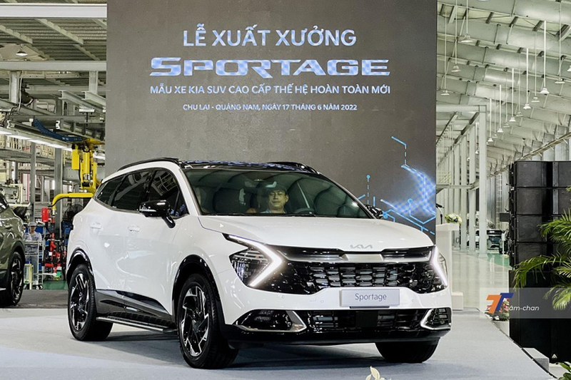 Kia Sportage mới tại Việt Nam có tổng cộng 8 phiên bản cùng giá niêm yết khởi điểm từ 899 triệu đồng.