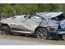 Lexus RX lộn nhiều vòng, vỡ nát khi đua xe trên phố