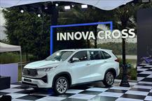 Toyota Innova Cross chốt giá từ 810 triệu tại Việt Nam, đấu Hyundai Custin