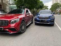 Video vụ va chạm giữa xe BMW và Mercedes-Benz tại Q7 thành phố HCM đã khiến cư dân mạng tranh cãi gay gắt