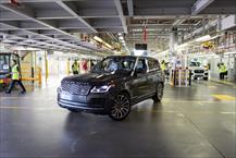 Jaguar Land Rover xuất xưởng chiếc Range Rover đầu tiên thời Covid-19 tại Anh Quốc