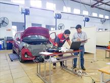 Những kỹ thuật viên ô tô tài năng đua tài trong kỳ thi tay nghề thành phố Hà Nội năm 2019