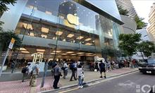 Hong Kong không còn bán iPhone như rau lề đường