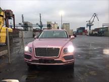 Chiêm ngưỡng Bentley Bentayga màu sơn hồng nữ tính độc nhất tại Việt Nam