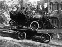 Nhìn lại chiếc xe đầu kéo đầu tiên đã ra đời cách đây 122 năm?