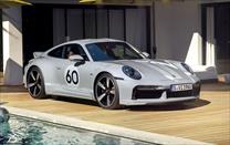 Siêu xe thể thao Porsche 911 Sport Classic 2023 được tân trang thêm hộp số sàn và sản xuất số lượng giới hạn