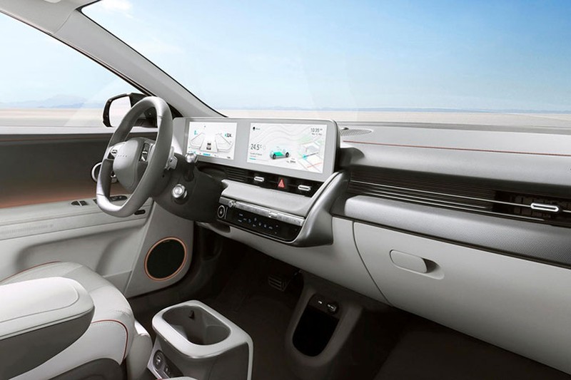 Nội thất của Hyundai loniq 5 2022 đầy hiện đại và đặc biệt có nhiều chất liệu thân thiện với môi trường đúng chất ‘‘xe xanh’’. 