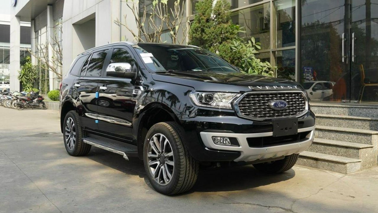 Trước thềm ra mắt thế hệ mới, đại lý dọn kho Ford Everest bản cũ, giảm giá cả trăm triệu.
