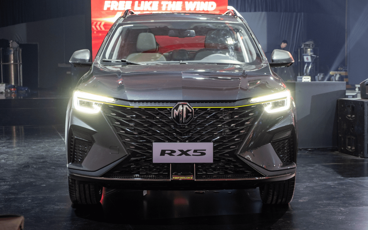 Thiết kế đầu xe MG RX5 sang chảnh với lưới tản nhiệt dạng con suốt giống Lexus RX