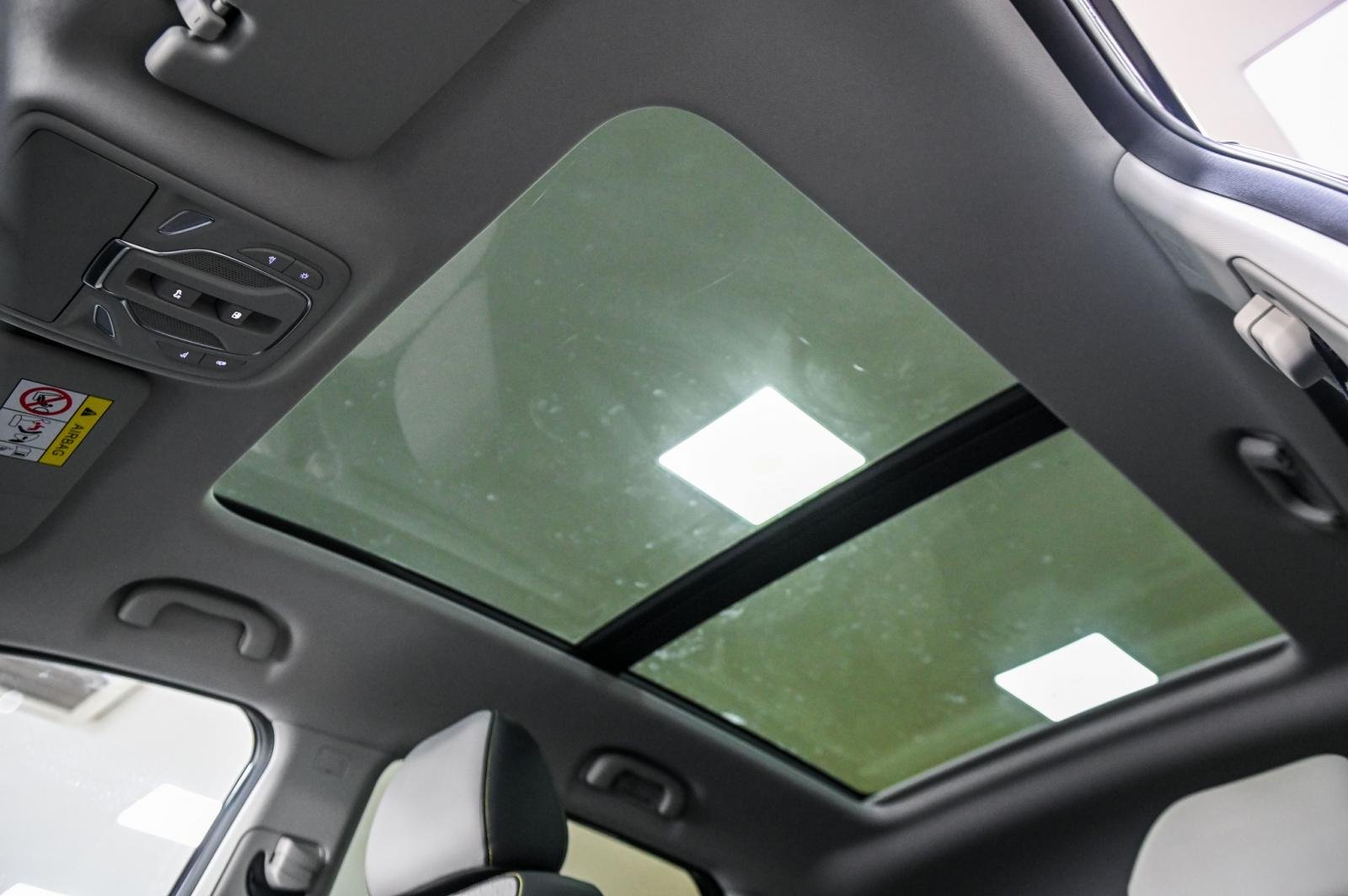 Cửa sổ trời xe MG RX5