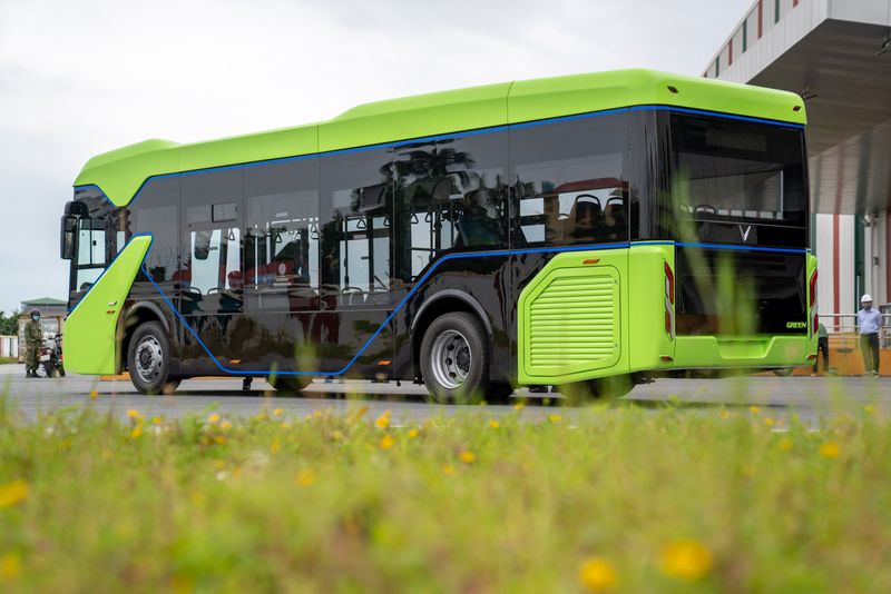 Ngoại hình ấn tượng và những công nghệ hiện đại của “tân binh” buýt điện một lần nữa khẳng định định hướng đầu tư và phát triển các sản phẩm xanh, thân thiện với môi trường của hãng xe Việt.