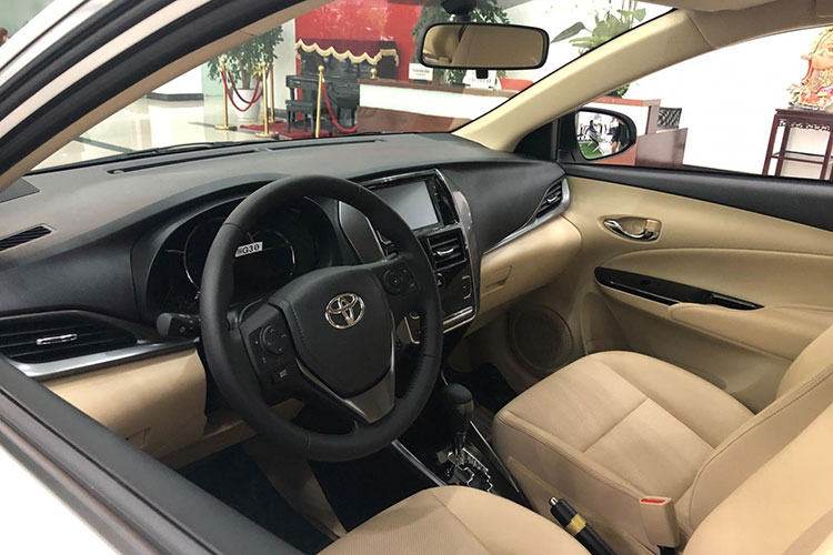 Tại khu vực Hà Nội, Toyota Vios 1.5G đang có mức giảm từ 57 - 60 triệu đồng tiền mặt, đi kèm quà tặng bảo hiểm vật chất.