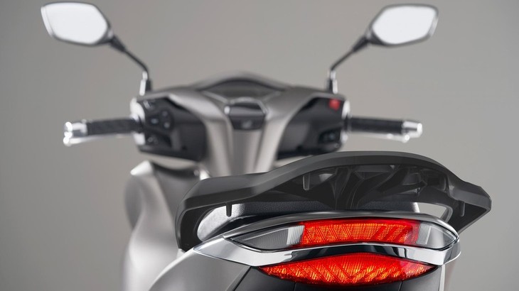 Honda SH 350i sẽ chính thức được bán ra thị trường vào ngày 22/9.