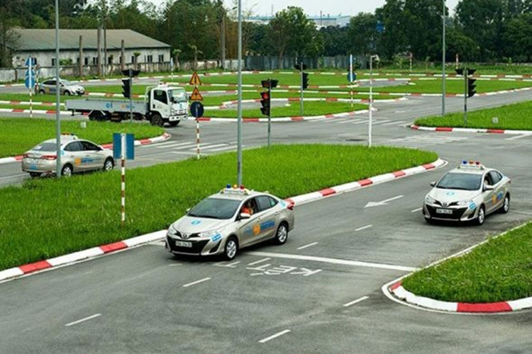 Từ 20/10, Hà Nội tổ chức lại các kỳ sát hạch cấp giấy phép lái xe.
