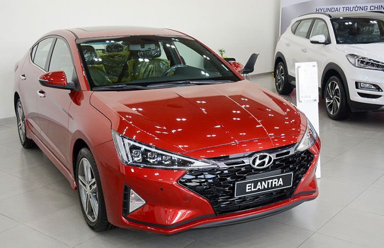 Hyundai Elantra tại đại lý hiện chỉ còn 525 triệu đồng đối với bản 1.6 MT.