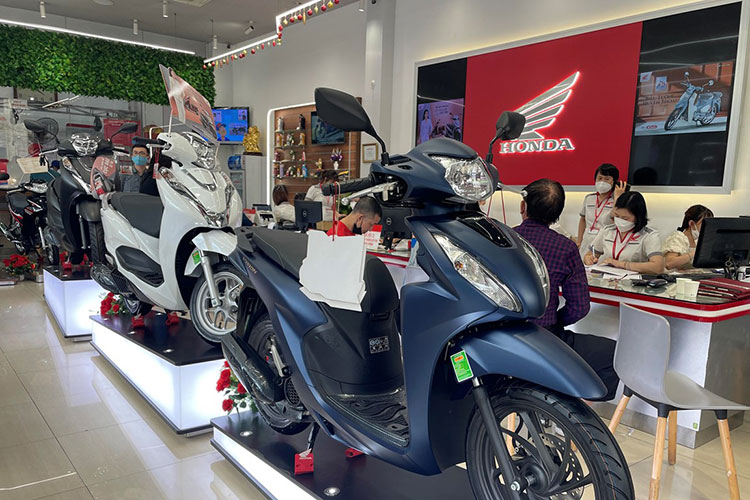 Giá xe ga Honda Vision tại Việt Nam chênh kỷ lục, tới 14 triệu đồng