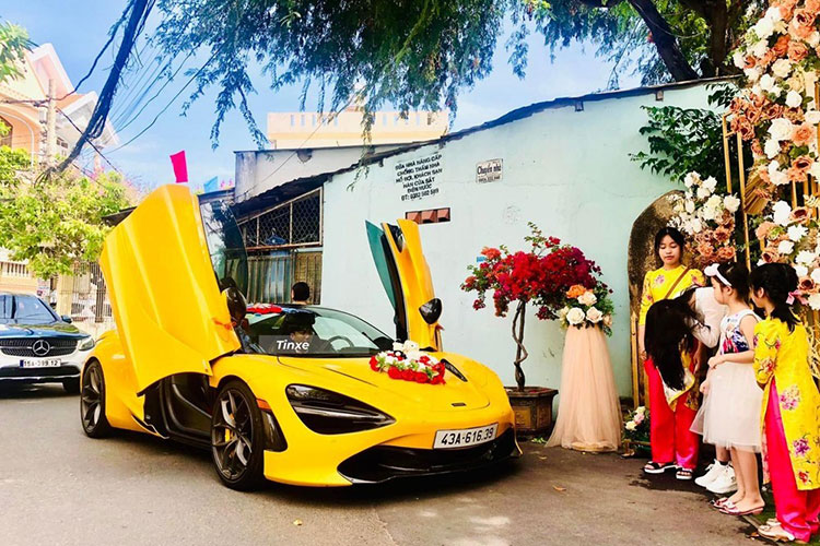 McLaren 720S Spider màu vàng trong đám cưới ở huyện Long Điền, tỉnh Bà Rịa - Vũng Tàu vào tháng 3 đầu năm nay.