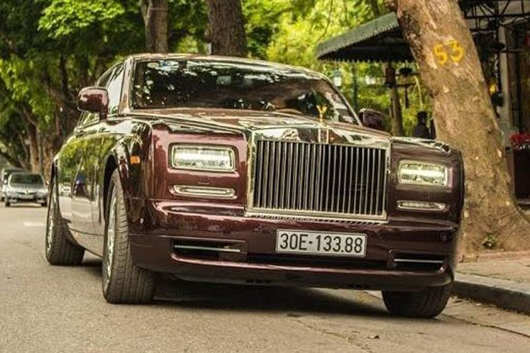 Rolls-Royce Phantom Lửa thiêng chỉ đúng 1 xe trên toàn thế giới của ông Trịnh Văn Quyết.