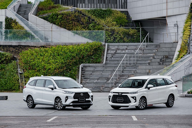 Toyota Veloz Cross xả hàng, ưu đãi tới 65 triệu đồng