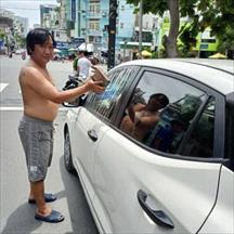 Công an khởi tố vụ đập xe ô tô tại trung tâm TP.HCM: Nghi can có nhiều tiền án