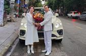 Cặp vợ chồng U60 ở Bắc Ninh tậu xe Bentley Bentayga V8 hơn 20 tỷ đồng