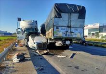 Tai nạn thảm khốc: Ô tô tải đối đầu xe container, 1 tài xế tử vong, 2 người bị thương