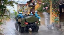 Thành phố Hội An được phun khử trùng 220kg hóa chất bằng 6 xe phun đặc chủng của quân đội