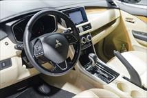 Thêm 7 triệu đồng độ phanh tay điện tử, Mitsubishi Xpander bỗng có tính năng như xe tiền tỷ
