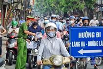 Hà Nội: không kiểm tra giấy đi đường tại 19 quận, huyện 