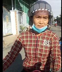 Clip: Bắt quả tang đối tượng nữ đi xe máy chuyên giật vé số của người già ở Tiền Giang