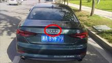 Nữ tài xế Audi bị phạt vì sửa logo xe thành hình trái tim