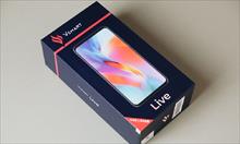 Trên tay Vsmart Live: Không tai thỏ, Snapdragon 675, cảm biến vân tay dưới màn hình, 3 camera, giá 6.9 triệu