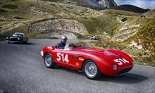 80 chiếc Ferrari cổ tụ họp tại thành Rome