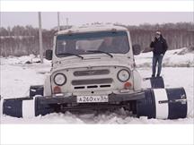 Chứng kiến người Nga hài hước độ bánh xe bằng thùng dầu 200 lít cho chiếc UAZ 469