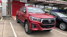 Toyota Hilux giảm giá hơn 30 triệu đồng, thêm phiên bản 1 cầu số sàn mới giá 622 triệu