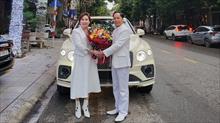 Cặp vợ chồng U60 ở Bắc Ninh tậu xe Bentley Bentayga V8 hơn 20 tỷ đồng