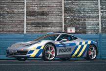 Cảnh sát Séc biến siêu xe Ferrari 458 Italia của tội phạm thành xe công vụ