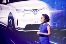 VinFast bàn giao lô xe ôtô điện VF8 đầu tiên đến tay khách Việt